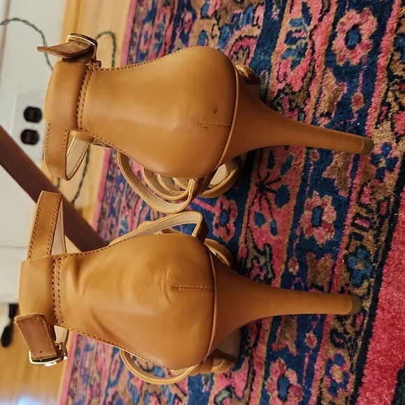 Banana Republic Leather High Heels - Picture 4 of 11